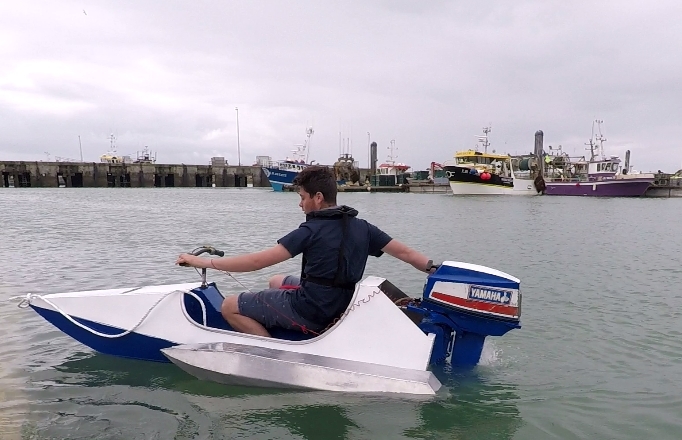 Essai de l'Hydro-Runner dans le port de pêche de La Rochelle. Photo Raphaël Renaudin - LMA La Rochelle.